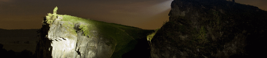 So weit das Auge reicht, leuchten die Lampen. Foto: Studio 310, Annabella Scheder